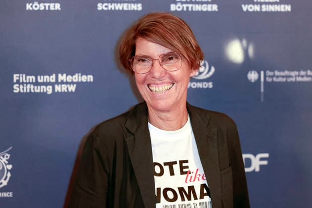Bettina Böttinger bei der Premiere des Dokumentarfilms Was haben wir gelacht im Filmpalast. Köln, 07.07.2026 *** Bettina Böttinger at the premiere of the documentary *Was haben wir gelacht* at the Filmpalast in Cologne, July 7, 2026 Foto:xR.xSchmiegeltx xFuturexImagex gelacht_6670