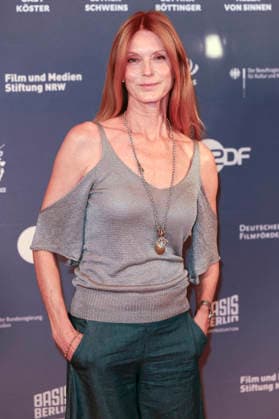 Esther Schweins bei der Premiere des Dokumentarfilms Was haben wir gelacht im Filmpalast. Köln, 07.07.2026 *** Esther Schweins at the premiere of the documentary *Was haben wir gelacht* at the Filmpalast in Cologne, July 7, 2026 Foto:xR.xSchmiegeltx xFuturexImagex gelacht_6676
