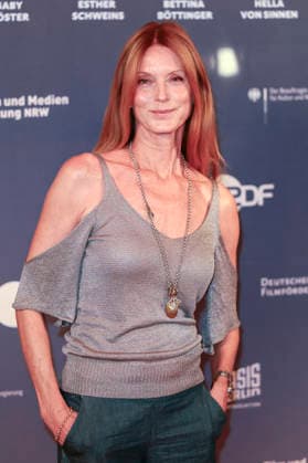 Esther Schweins bei der Premiere des Dokumentarfilms Was haben wir gelacht im Filmpalast. Köln, 07.07.2026 *** Esther Schweins at the premiere of the documentary *Was haben wir gelacht* at the Filmpalast in Cologne, July 7, 2026 Foto:xR.xSchmiegeltx xFuturexImagex gelacht_6677