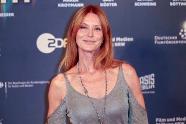 Esther Schweins bei der Premiere des Dokumentarfilms Was haben wir gelacht im Filmpalast. Köln, 07.07.2026 *** Esther Schweins at the premiere of the documentary *Was haben wir gelacht* at the Filmpalast in Cologne, July 7, 2026 Foto:xR.xSchmiegeltx xFuturexImagex gelacht_6679