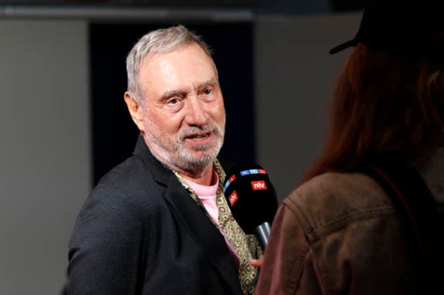 Roland Emmerich bei der Verleihung der Gläsernen Leinwand an Roland Emmerich im Rahmen der CineHamburg 2026 im Cinemaxx Dammtor. Hamburg, 07.07.2026 *** Roland Emmerich at the presentation of the Gläsernes Leinwand award to Roland Emmerich as part of CineHamburg 2026 at Cinemaxx Dammtor in Hamburg, July 7, 2026 Foto:xC.xTamckex xFuturexImagex emmerich_6748