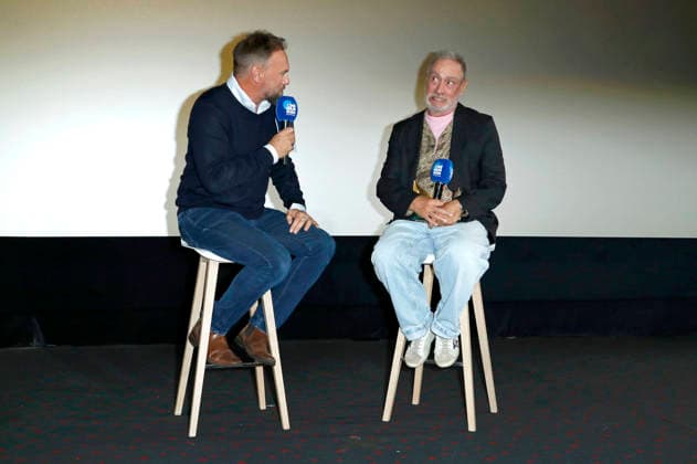 Steven Gätjen und Roland Emmerich bei der Verleihung der Gläsernen Leinwand an Roland Emmerich im Rahmen der CineHamburg 2026 im Cinemaxx Dammtor. Hamburg, 07.07.2026 *** Steven Gätjen and Roland Emmerich at the presentation of the Gläsernes Leinwand award to Roland Emmerich as part of CineHamburg 2026 at Cinemaxx Dammtor in Hamburg, July 7, 2026 Foto:xC.xTamckex xFuturexImagex emmerich_6765