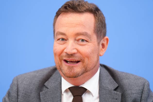 Bundespressekonferenz, Vorstellung des Uli Groetsch, der Polizeibeaurtragten des Bundes beim Bundestag im Portrait bei der Vorstellung seines Jahresberichts in der Bundespressekonferenz, Berlin, 08.07.2026 Berlin Berlin Deutschland *** Federal Press Conference: Profile of Uli Groetsch, the Federal Police Commissioner to the Bundestag, during the presentation of his annual report at the Federal Press Conference, Berlin, July 8, 2026, Berlin, Berlin, Germany