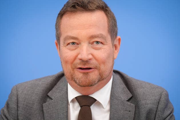 Bundespressekonferenz, Vorstellung des Uli Groetsch, der Polizeibeaurtragten des Bundes beim Bundestag im Portrait bei der Vorstellung seines Jahresberichts in der Bundespressekonferenz, Berlin, 08.07.2026 Berlin Berlin Deutschland *** Federal Press Conference: Profile of Uli Groetsch, the Federal Police Commissioner to the Bundestag, during the presentation of his annual report at the Federal Press Conference, Berlin, July 8, 2026, Berlin, Berlin, Germany