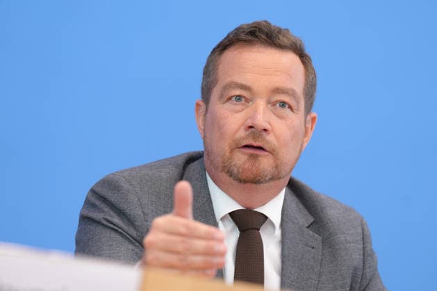 Bundespressekonferenz, Vorstellung des Jahresbericht des Polizeibeauftragten des Bundes Uli Groetsch, der Polizeibeaurtragten des Bundes beim Bundestag im Portrait bei der Vorstellung seines Jahresberichts in der Bundespressekonferenz, Berlin, 08.07.2026 Berlin Berlin Deutschland *** Federal Press Conference, Presentation of the Annual Report by Federal Police Commissioner Uli Groetsch; a portrait of the Federal Police Commissioner to the Bundestag during the presentation of his annual report at the Federal Press Conference, Berlin, July 8, 2026, Berlin, Berlin, Germany
