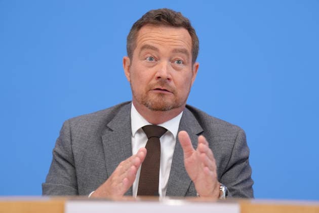 Bundespressekonferenz, Vorstellung des Jahresbericht des Polizeibeauftragten des Bundes Uli Groetsch, der Polizeibeaurtragten des Bundes beim Bundestag im Portrait bei der Vorstellung seines Jahresberichts in der Bundespressekonferenz, Berlin, 08.07.2026 Berlin Berlin Deutschland *** Federal Press Conference, Presentation of the Annual Report by Federal Police Commissioner Uli Groetsch; a portrait of the Federal Police Commissioner to the Bundestag during the presentation of his annual report at the Federal Press Conference, Berlin, July 8, 2026, Berlin, Berlin, Germany