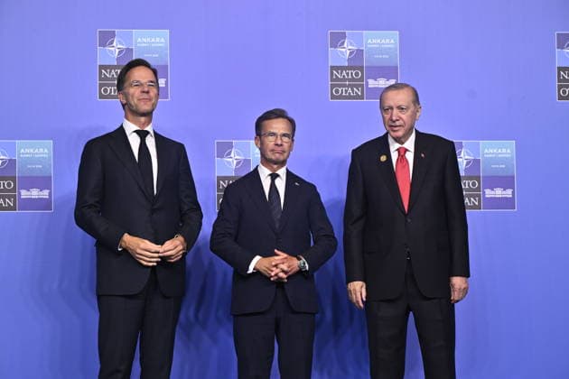 ANKARA, TURKIET 20260708 NATO:s generalsekreterare Mark Rutte, Sveriges statsminister Ulf Kristersson (M) och Turkiets president Recep Tayyip ErdoÄüan i samband med gruppfotot under Nato-toppmötet i Ankara, Turkiet. ANKARA TURKIET x10430x *** ANKARA, TURKEY 20260708 NATO Secretary General Mark Rutte, Swedish Prime Minister Ulf Kristersson (M), and Turkish President Recep Tayyip Erdogan during a group photo at the NATO summit in Ankara, Turkey ANKARA TURKEY x10430x  Copyright: xChristinexOlsson TTx NATO-TOPPMÖTE ANKARA 2026 se5r4hzdcxg