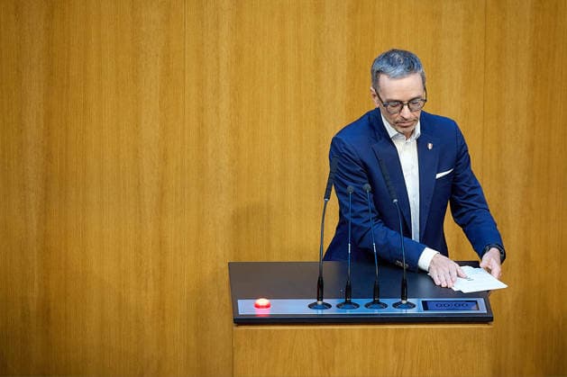 - Wien 08.07.2026 - Nationalrat SItzung Parlament - Der Nationalrat trat heute im Hohen Haus zu einer regluären Nationalratssitzung zusammen. Haupthema war das Doppelbudget . PHOTO: FPÖ-Bundesparteiobmann Herbert Kickl, am Rednerpult kurz nach dem Ende seiner Rede. Vienna (AUSTRIA) - Austrian Parliament National Council session - The National Council met today in the House for a regular session. The main topic was the dual budget. Budget, Finanzen, Staatsfinanzen, Geld, Steuern, Ausgaben, Einnahmen, Regierung, echtes Dopelbudet 2027 28 , 2028, Schulden, Nationalratssitzung, Nationalrat SItzung *** Vienna, July 8, 2026 National Council Session Parliament The National Council convened today in the House for a regular session. The ma 