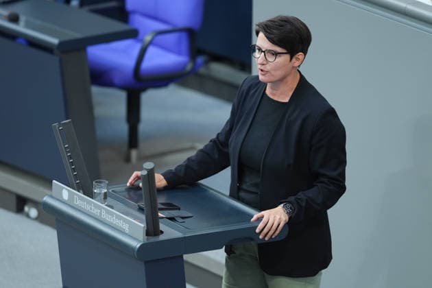 Deutscher Bundestag, 88. Plenarsitzung Irene Mihalic (Gruene) im Portrait bei ihrer Rede zur Geschaeftsordnung bei der 88. Sitzung des Deutschen Bundestag in Berlin, 08.07.2026 Berlin Berlin Deutschland *** German Bundestag, 88th Plenary Session: A portrait of Irene Mihalic of the Green Party as she delivers her speech on the Rules of Procedure at the 88th session of the German Bundestag in Berlin, July 8, 2026, Berlin, Berlin, Germany