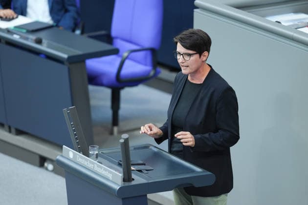 Deutscher Bundestag, 88. Plenarsitzung Irene Mihalic (Gruene) im Portrait bei ihrer Rede zur Geschaeftsordnung bei der 88. Sitzung des Deutschen Bundestag in Berlin, 08.07.2026 Berlin Berlin Deutschland *** German Bundestag, 88th Plenary Session: A portrait of Irene Mihalic of the Green Party as she delivers her speech on the Rules of Procedure at the 88th session of the German Bundestag in Berlin, July 8, 2026, Berlin, Berlin, Germany