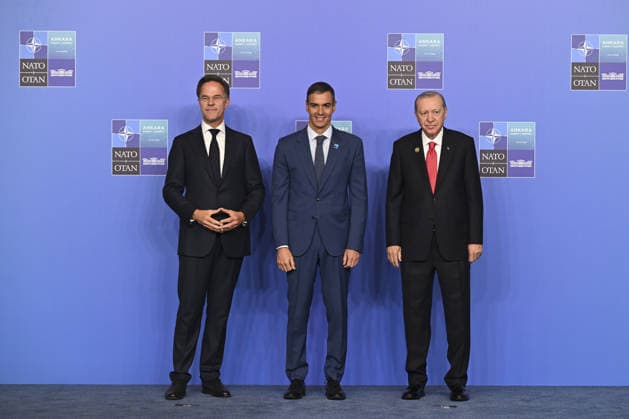 36th NATO Summit in Ankara ANKARA, TURKIYE - JULY 8: Turkish President Recep Tayyip Erdogan (R) and NATO Secretary General Mark Rutte (L) welcome Spanish Prime Minister Pedro Sanchez (C) ahead of the North Atlantic Council meeting held as part of the 36th NATO Heads of State and Government Summit at the Presidential Complex in Ankara, Turkiye, on July 8, 2026. Binnur Ege Gurun Kocak Anadolu Ankara Turkey. Editorial use only. Please get in touch for any other usage.  Copyright: x2026xAnadoluxBinnurxEgexGurunxKocakx