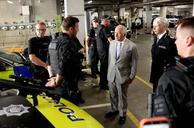 King Charles III Opens Headquarters Of The British Transport Police in London, UK, 08 July 2026 LONDON, ENGLAND - JULY 08: King Charles III (C) speaks with firearms officers about their role in protecting the underground and rail network as he attends the official opening of the British Transport Police Headquarters on July 08, 2026 in London, England. During the engagement, His Majesty met British Transport Police (BTP) officers and first responders who attended the scene after the Bedford train crash on June 19., Credit:Shane Anthony Sinclair PA ROTA - B68 Avalon London, United Kingdom Copyright: xShanexAnthonyxSinclairx xPAxROTAx-xB68x xAvalonx 1115231833