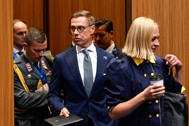 LKS 20260708 Finnish President Alexander Stubb (L) and Foreign Minister Elina Valtonen arrive to meet with Finnish press after the 36th NATO Heads of State and Government Summit in Ankara, Turkey, on July 8, 2026. - EMMI KORHONEN Ankara Turkey  Copyright: xEmmixKorhonenx ACyEhGPx-LQ