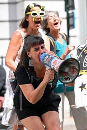 Protest organised by the Mars Attacks collective 08 07 2026 BRUSSELS, BELGIUM - JULY 08 : Protest organised by the Mars Attacks collective (Plenary session of the Parliament of the Wallonia-Brussels Federation) on July 8, 2026 in Brussels, Belgium, 08 07 2026 Brussels Belgium  Copyright: xDidierxLebrunx