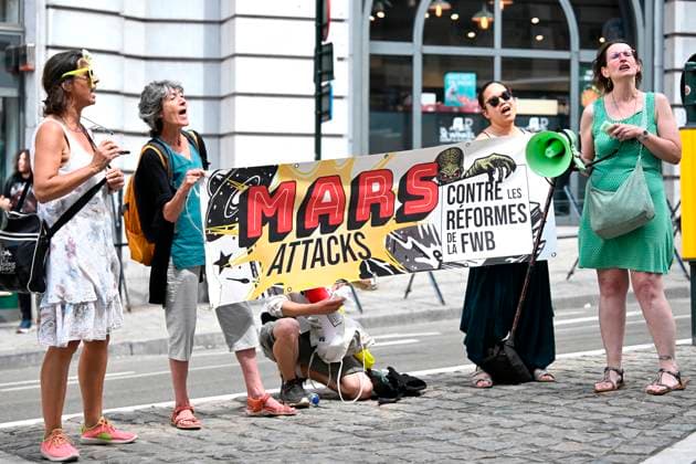 Protest organised by the Mars Attacks collective 08 07 2026 BRUSSELS, BELGIUM - JULY 08 : Protest organised by the Mars Attacks collective (Plenary session of the Parliament of the Wallonia-Brussels Federation) on July 8, 2026 in Brussels, Belgium, 08 07 2026 Brussels Belgium  Copyright: xDidierxLebrunx