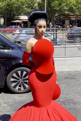 Cardi B arrives at the Robert Wun Haute Couture Fall Winter 2026–2027 show during Paris Fashion Week (PFW) in Paris, France, on July 8, 2026 Gedeon Taieb Bestimage Cardi B arrives at the Robert Wun Haute Couture Fall Winter 2026–2027 show during Paris Fashion Week (PFW) in Paris, France, on July 8, 2026 Paris, France  Copyright: xGedeonxTaiebx xBestimagexGedeonxTaiebx xBestimagex