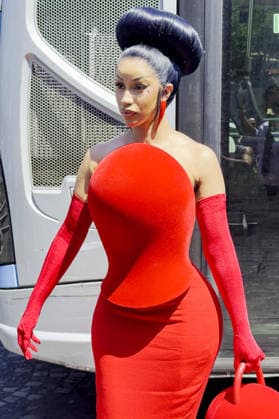 Cardi B arrives at the Robert Wun Haute Couture Fall Winter 2026–2027 show during Paris Fashion Week (PFW) in Paris, France, on July 8, 2026 Gedeon Taieb Bestimage Cardi B arrives at the Robert Wun Haute Couture Fall Winter 2026–2027 show during Paris Fashion Week (PFW) in Paris, France, on July 8, 2026 Paris, France  Copyright: xGedeonxTaiebx xBestimagexGedeonxTaiebx xBestimagex