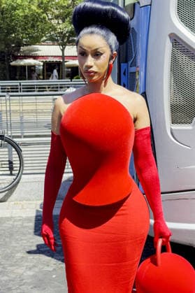Cardi B arrives at the Robert Wun Haute Couture Fall Winter 2026–2027 show during Paris Fashion Week (PFW) in Paris, France, on July 8, 2026 Gedeon Taieb Bestimage Cardi B arrives at the Robert Wun Haute Couture Fall Winter 2026–2027 show during Paris Fashion Week (PFW) in Paris, France, on July 8, 2026 Paris, France  Copyright: xGedeonxTaiebx xBestimagexGedeonxTaiebx xBestimagex