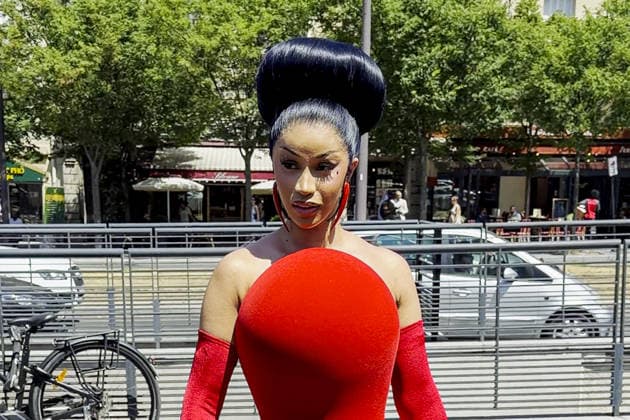 Cardi B arrives at the Robert Wun Haute Couture Fall Winter 2026–2027 show during Paris Fashion Week (PFW) in Paris, France, on July 8, 2026 Gedeon Taieb Bestimage Cardi B arrives at the Robert Wun Haute Couture Fall Winter 2026–2027 show during Paris Fashion Week (PFW) in Paris, France, on July 8, 2026 Paris, France  Copyright: xGedeonxTaiebx xBestimagexGedeonxTaiebx xBestimagex