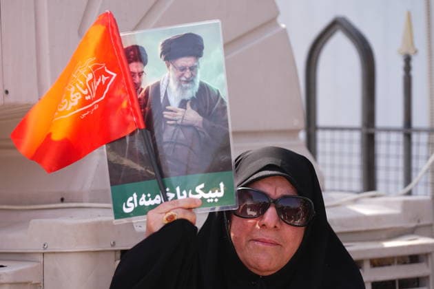 Farewell ceremony for Iran s former leader Khamenei in Karbala KARBALA, IRAQ - JULY 08: Thousands of people carrying posters of Iran s former Supreme Leader Ali Khamenei and flags gather near the Imam Hussein Shrine in Karbala, Iraq, to attend the farewell ceremony for Khamenei, who was killed in the U.S.-Israeli attacks, on July 8, 2026. Murtadha Al-Sudani Anadolu Karbala Iraq. Editorial use only. Please get in touch for any other usage.  Copyright: x2026xAnadoluxMurtadhaxAl-Sudanix