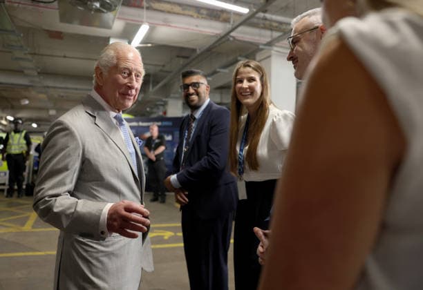 King Charles III Opens Headquarters Of The British Transport Police LONDON, ENGLAND - JULY 08: King Charles III speaks with specialist officers as he attends the official opening of the British Transport Police Headquarters on July 08, 2026 in London, England. During the engagement, His Majesty met British Transport Police (BTP) officers and first responders who attended the scene after the Bedford train crash on June 19., Credit:Shane Anthony Sinclair PA ROTA - B68 Avalon United Kingdom, England, London  Copyright: xShanexAnthonyxSinclairx xPAxROTAx-xB68x xAvalonx 1115254720