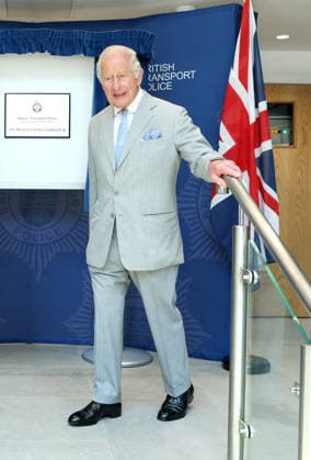 King Charles III Opens Headquarters Of The British Transport Police LONDON, ENGLAND - JULY 08: King Charles III smiles after unveiling a plaque during the official opening of the British Transport Police Headquarters on July 08, 2026 in London, England. During the engagement, His Majesty met British Transport Police (BTP) officers and first responders who attended the scene after the Bedford train crash on June 19., Credit:Shane Anthony Sinclair PA ROTA - B68 Avalon United Kingdom, England, London  Copyright: xShanexAnthonyxSinclairx xPAxROTAx-xB68x xAvalonx 1115254777