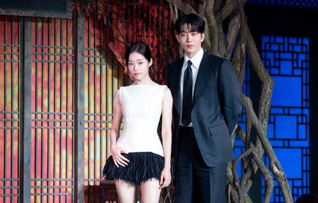 Roh Yoon-Seo and Nam Joo-Hyuk, July 8, 2026 : Cast members Roh Yoon-Seo and Nam Joo-Hyuk (R) at a press conference for the upcoming Netflix original series The East Palace in Seoul, South Korea. The action-packed eight-episode period drama follows a man with the unique ability to cross over into the spirit realm and a court lady harboring a mysterious past. Summoned by the king, the duo is tasked with untangling dangerous histories to uncover a secret buried in the very heart of the palace. The series will be released on July 17.  aflo_337318520