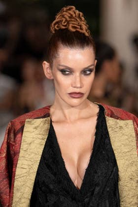 PFW - Franck Sorbier Runway A model walks the runway during the Franck Sorbier Haute Couture Fall Winter 2026 2027 show as part of Paris Fashion Week in Paris, France on July 08, 2026. Photo by Laurent Zabulon ABACAPRESS.COM  Copyright: xZabulonxLaurent ABACAx