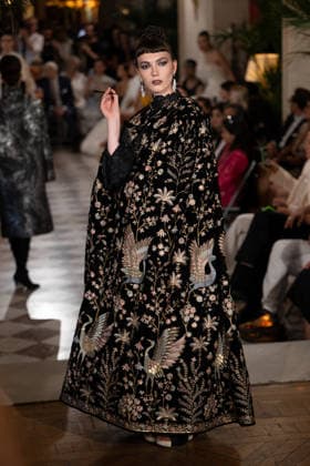 PFW - Franck Sorbier Runway A model walks the runway during the Franck Sorbier Haute Couture Fall Winter 2026 2027 show as part of Paris Fashion Week in Paris, France on July 08, 2026. Photo by Laurent Zabulon ABACAPRESS.COM  Copyright: xZabulonxLaurent ABACAx