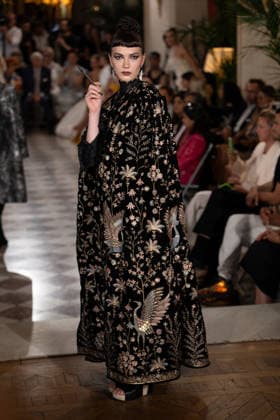 PFW - Franck Sorbier Runway A model walks the runway during the Franck Sorbier Haute Couture Fall Winter 2026 2027 show as part of Paris Fashion Week in Paris, France on July 08, 2026. Photo by Laurent Zabulon ABACAPRESS.COM  Copyright: xZabulonxLaurent ABACAx