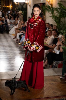 PFW - Franck Sorbier Runway A model walks the runway during the Franck Sorbier Haute Couture Fall Winter 2026 2027 show as part of Paris Fashion Week in Paris, France on July 08, 2026. Photo by Laurent Zabulon ABACAPRESS.COM  Copyright: xZabulonxLaurent ABACAx