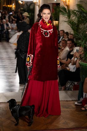 PFW - Franck Sorbier Runway A model walks the runway during the Franck Sorbier Haute Couture Fall Winter 2026 2027 show as part of Paris Fashion Week in Paris, France on July 08, 2026. Photo by Laurent Zabulon ABACAPRESS.COM  Copyright: xZabulonxLaurent ABACAx