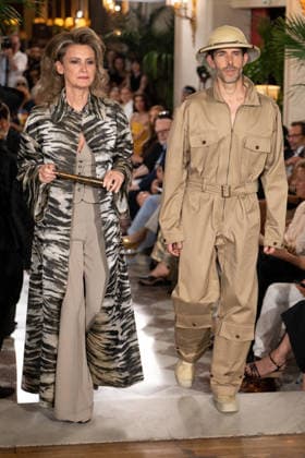 PFW - Franck Sorbier Runway A model walks the runway during the Franck Sorbier Haute Couture Fall Winter 2026 2027 show as part of Paris Fashion Week in Paris, France on July 08, 2026. Photo by Laurent Zabulon ABACAPRESS.COM  Copyright: xZabulonxLaurent ABACAx