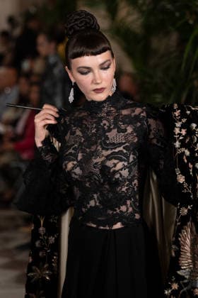PFW - Franck Sorbier Runway A model walks the runway during the Franck Sorbier Haute Couture Fall Winter 2026 2027 show as part of Paris Fashion Week in Paris, France on July 08, 2026. Photo by Laurent Zabulon ABACAPRESS.COM  Copyright: xZabulonxLaurent ABACAx
