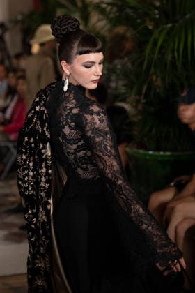 PFW - Franck Sorbier Runway A model walks the runway during the Franck Sorbier Haute Couture Fall Winter 2026 2027 show as part of Paris Fashion Week in Paris, France on July 08, 2026. Photo by Laurent Zabulon ABACAPRESS.COM  Copyright: xZabulonxLaurent ABACAx