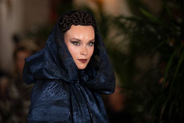 PFW - Franck Sorbier Runway A model walks the runway during the Franck Sorbier Haute Couture Fall Winter 2026 2027 show as part of Paris Fashion Week in Paris, France on July 08, 2026. Photo by Laurent Zabulon ABACAPRESS.COM  Copyright: xZabulonxLaurent ABACAx