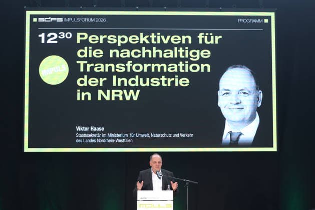 Firma Achenbach Buschhuetten (Buschhütten), Campus Buschhuetten (Buschhütten) Impulsforum. Staatssekretaer (Staatssekretär) im Ministerium für Umwelt, Naturschutz und Verkehr des Landes Nordrhein-Westfalen Viktor Haase Impulsforum am 08.07.2026 in Kreuztal Deutschland. *** Achenbach Buschhuetten Buschhütten Company, Buschhuetten Buschhütten Campus, Keynote Forum, Viktor Haase, State Secretary at the Ministry of the Environment, Nature Conservation, and Transportation of the State of North Rhine-Westphalia, Keynote Forum on July 8, 2026, in Kreuztal, Germany