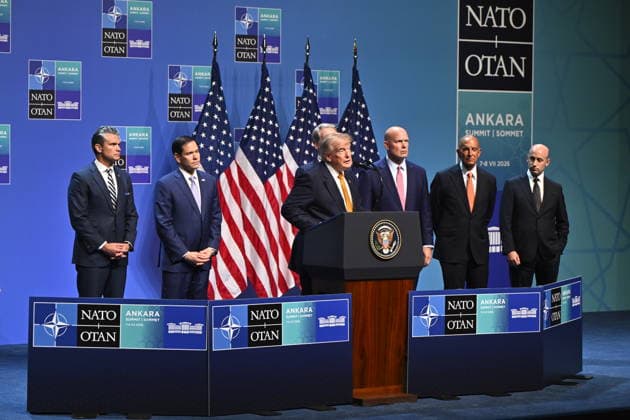 ANKARA, TURKIET 20260708 USA:s president Donald Trump talar. Bakom honom USA:s försvarsminister Pete Hegseth, USA:s utrikesminister Marco Rubio, USA:s finansminister Scott Bessent USA:s NATO-ambassadör Matthew Whitaker, USA:s ambassadör i Turkiet Tom Barrack och Vita husets vice stabschef Stephen Miller under Nato-toppmötet i Ankara, Turkiet. ANKARA TURKIET x10430x *** ANKARA, TURKEY, July 8, 2026 U.S. President Donald Trump speaks. Behind him are U.S. Secretary of Defense Pete Hegseth, U.S. Secretary of State Marco Rubio, U.S. Treasury Secretary Scott Bessent, U.S. Ambassador to NATO Matthew Whitaker, U.S. Ambassador to Turkey Tom Barrack, and White House Deputy Chief of Staff Stephen Miller during the NATO summit in Ankara, Turkey  Copyright: xChristinexOlsson TTx NATO-TOPPMÖTE ANKARA 2026 5NVkujea1V8