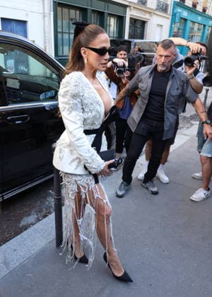 Jennifer Lopez arrives at the Zuhair Murad Haute Couture Fall Winter 2026–2027 show during Paris Fashion Week (PFW) at the Collège des Bernardins in Paris, France, on July 8, 2026. Denis Guignebourg, Bestimage. Jennifer Lopez arrives at the Zuhair Murad Haute Couture Fall Winter 2026–2027 show during Paris Fashion Week (PFW) at the Collège des Bernardins in Paris, France, on July 8, 2026. Paris, France  Copyright: xDenisxGuignebourgx xBestimagexDenisxGuignebourgx xBestimagex