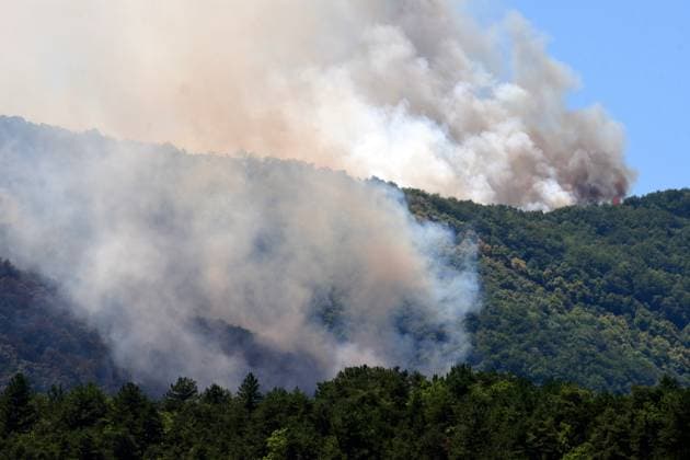 A fire in the commune of Die, in the Drôme department, burned more than 2,500 hectares on Wednesday, July 8, 2026. The department is currently under an orange heat wave alert. Romain Doucelin, Bestimage, Die, France  Copyright: xRomainxDoucelinx xBestimagexRomainxDoucelinx xBestimagex