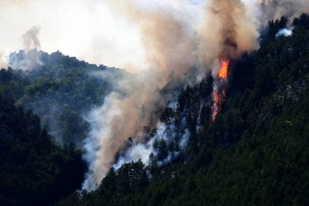 A fire in the commune of Die, in the Drôme department, burned more than 2,500 hectares on Wednesday, July 8, 2026. The department is currently under an orange heat wave alert. Romain Doucelin, Bestimage, Die, France  Copyright: xRomainxDoucelinx xBestimagexRomainxDoucelinx xBestimagex
