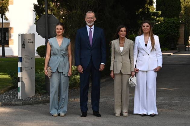 Infanta Sofía Attends the Ibercaja Foundation’s Exemplary Teachers Award Ceremony Infanta Sofía (left), accompanied by King Felipe VI (2i) and Queen Letizia (2d), and Princess Leonor upon her arrival at the Ibercaja Foundation’s Docentes Referentes grant ceremony at the Monastery of Cogullada on July 8, 2026, in Zaragoza, Aragon, Spain. In this first edition, the Ibercaja Foundation is awarding these grants in recognition of the excellent work done by teachers and to promote educational innovation. JULY 8, 2026, Ramó, Zaragoza, Aragon, Zaragoza, Aragon, Spain  Copyright: xRamonxCometx 7654467