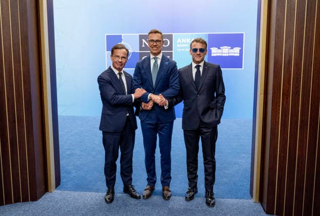 ANKARA, TURKIET 20260708 Sveriges statsminister Ulf Kristersson (M), Alexander Stubb och Frankrikes president Emmanuel Macron innan gruppfotot under Nato-toppmötet i Ankara, Turkiet. ANKARA TURKIET x10430x *** ANKARA, TURKEY 20260708 Swedish Prime Minister Ulf Kristersson (M), Alexander Stubb, and French President Emmanuel Macron before the group photo during the NATO summit in Ankara, Turkey ANKARA TURKEY x10430x  Copyright: xChristinexOlsson TTx NATO-TOPPMÖTE ANKARA 2026 aBO5VPRtS9E
