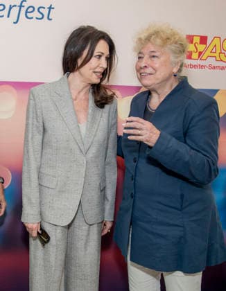 ABB BERBEN- Gesine Schwan und Iris Berben zu Gast bei der Verleihung des Annemarie-Renger-Preises an Iris Berben im Restaurant Weltwirtschaft im Haus der Kulturen der Welt in Berlin am 08.07.2026 Berlin Deutschland *** ABB BERBEN: Gesine Schwan and Iris Berben attend the presentation of the Annemarie Renger Prize to Iris Berben at the Weltwirtschaft restaurant in the Haus der Kulturen der Welt in Berlin on July 8, 2026, Berlin, Germany