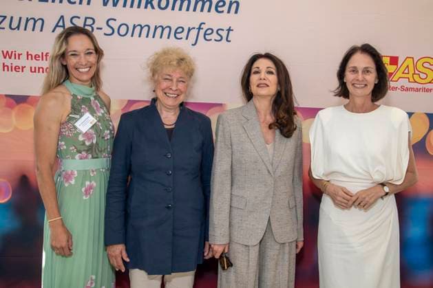 ABB BERBEN- Christine Theiss, Gesine Schwan und Iris Berben Katarina Barley zu Gast bei der Verleihung des Annemarie-Renger-Preises an Iris Berben im Restaurant Weltwirtschaft im Haus der Kulturen der Welt in Berlin am 08.07.2026 Berlin Deutschland *** ABB BERBEN Christine Theiss, Gesine Schwan, and Iris Berben Katarina Barley attended the presentation of the Annemarie Renger Prize to Iris Berben at the Weltwirtschaft restaurant in the Haus der Kulturen der Welt in Berlin on July 8, 2026, Berlin, Germany