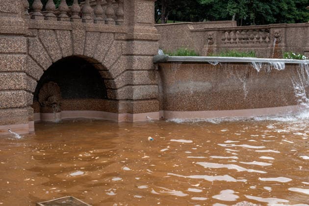 July 8, 2026, Washington, Dc, United States: Crews are working to fix the Meridian Hill Park fountain, one of the fountains reopened by President Donald Trump, after sediment and rust got into the system following a test run of some additional fountains in the park in Washington, D.C. on July 8, 2026. Washington United States  - ZUMAl312 20260708_znp_l312_004 Copyright: xAndrewxLeydenx