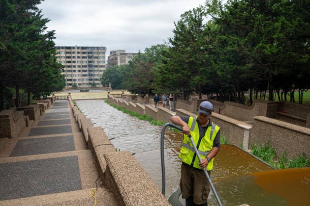 July 8, 2026, Washington, Dc, United States: Crews are working to fix the Meridian Hill Park fountain, one of the fountains reopened by President Donald Trump, after sediment and rust got into the system following a test run of some additional fountains in the park in Washington, D.C. on July 8, 2026. Washington United States - ZUMAl312 20260708_znp_l312_008 Copyright: xAndrewxLeydenx