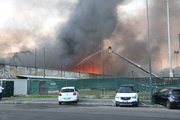 Fire broke out at a shipping company s warehouse in Milan MILAN, ITALY - JULY 8: Firefighters work to extinguish the blaze a fire breaks out at the 8,000-square-meter warehouse of an international shipping company on Don Giovanni Minzoni Street in the Bovisa district of Milan, Italy on July 8, 2026. Civil defense personnel and municipal police established an extensive security perimeter around the warehouse while the cause of the fire has not yet been determined. Michele Luigi Edoardo Novaga Anadolu Milan Italy. Editorial use only. Please get in touch for any other usage.  Copyright: x2026xAnadoluxMichelexLuigixEdoardoxNovagax
