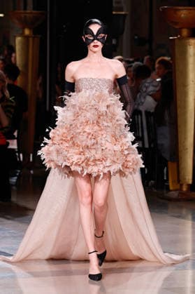 (260708) -- PARIS, July 8, 2026 -- A model presents a creation by Elie Saab during the Haute Couture Week Fall Winter 2026-2027 in Paris, France, July 8, 2026. (MeetEurope Handout via Xinhua) FRANCE-PARIS-HAUTE COUTURE WEEK-ELIE SAAB XinxHuashefa 