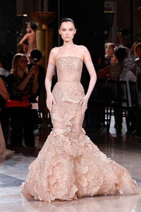 (260708) -- PARIS, July 8, 2026 -- A model presents a creation by Elie Saab during the Haute Couture Week Fall Winter 2026-2027 in Paris, France, July 8, 2026. (MeetEurope Handout via Xinhua) FRANCE-PARIS-HAUTE COUTURE WEEK-ELIE SAAB XinxHuashefa 